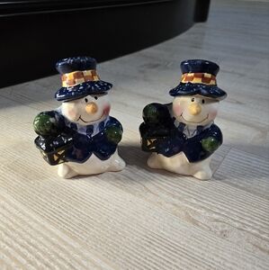 Earthenware Snowman Salt & Pepper Shakers
